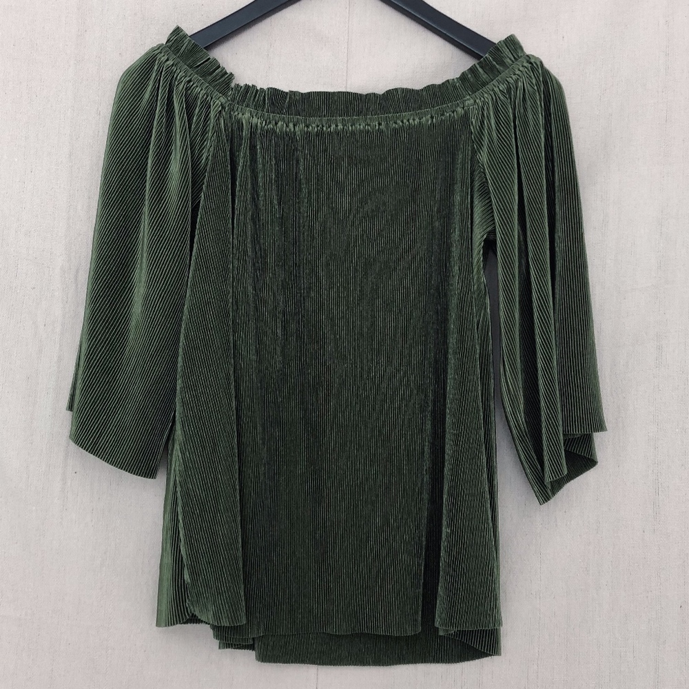 J.O.A. "Felicity" Off-Shoulder Pleated Top - Green